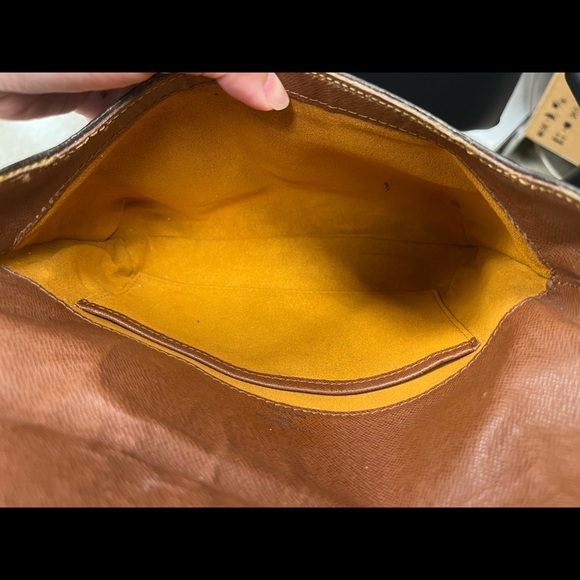 Louis Vuitton Tango w/ Long strap - Picture 12 of 16